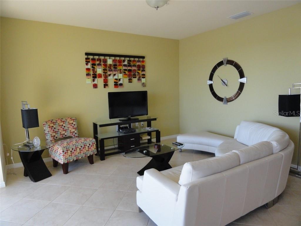 7911 Grand Estuary Trl #406 Property Photo 9