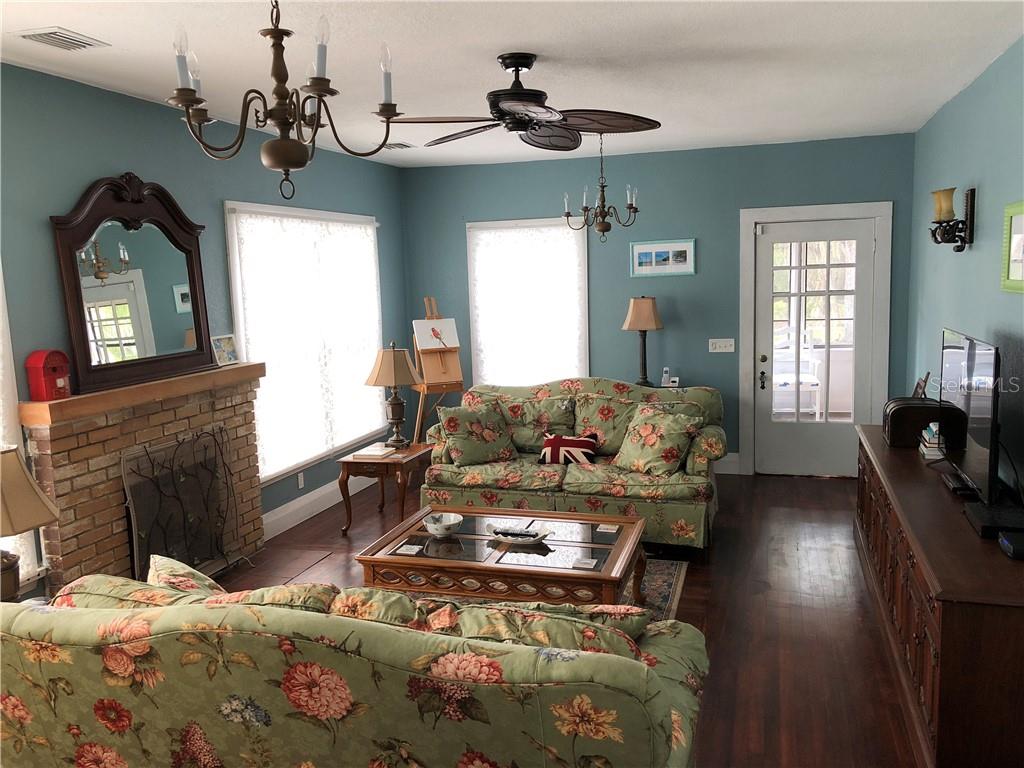 A4408511 Property Photo 4