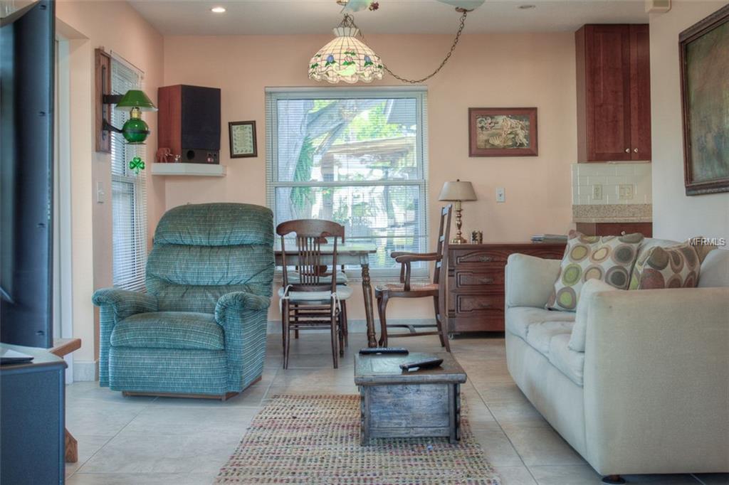A4415975 Property Photo 3