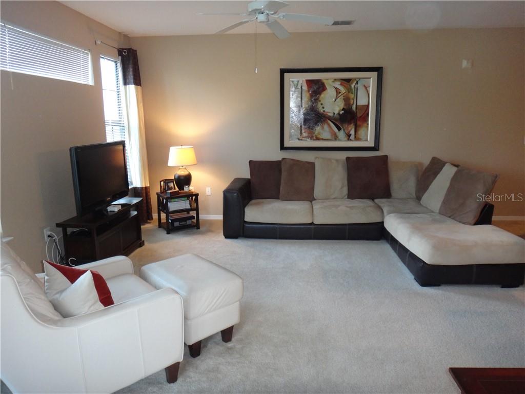 8325 38th Street Cir E #102 Property Photo 4