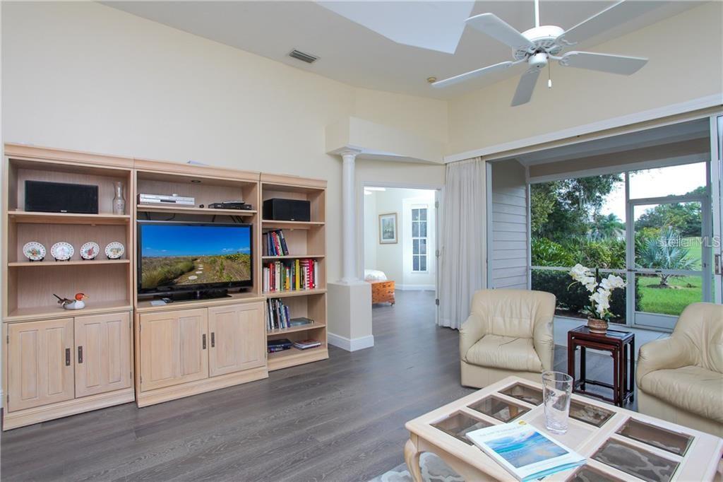 7725 Whitebridge Gln Property Photo 9