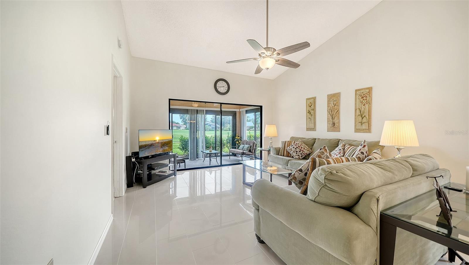 6281 Timberlake Dr #h6 Property Photo 9