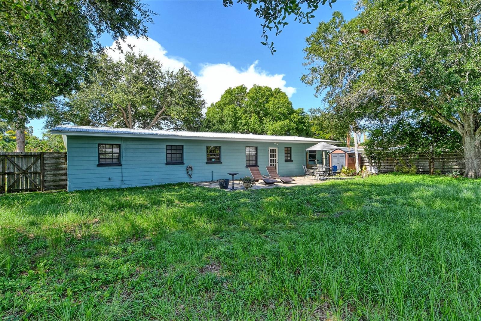 2309 Lynn St Property Photo 33