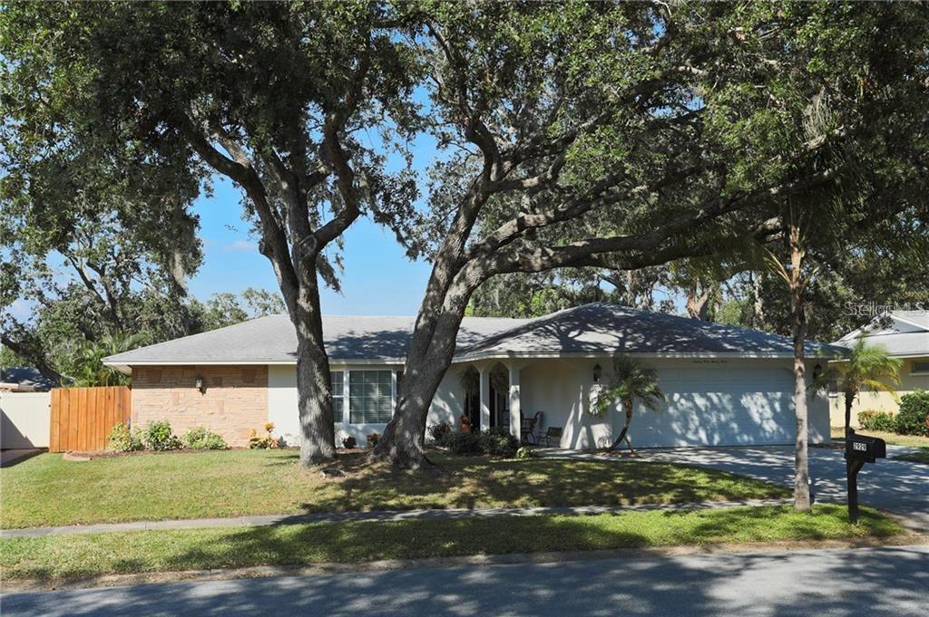 2929 Mayflower St Property Photo 1