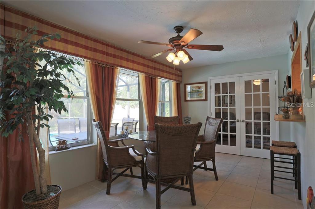 2929 Mayflower St Property Photo 12