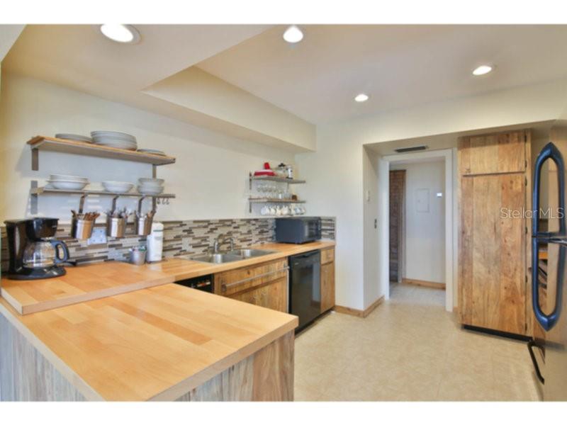 460 Beach Rd #a1 Property Photo 8