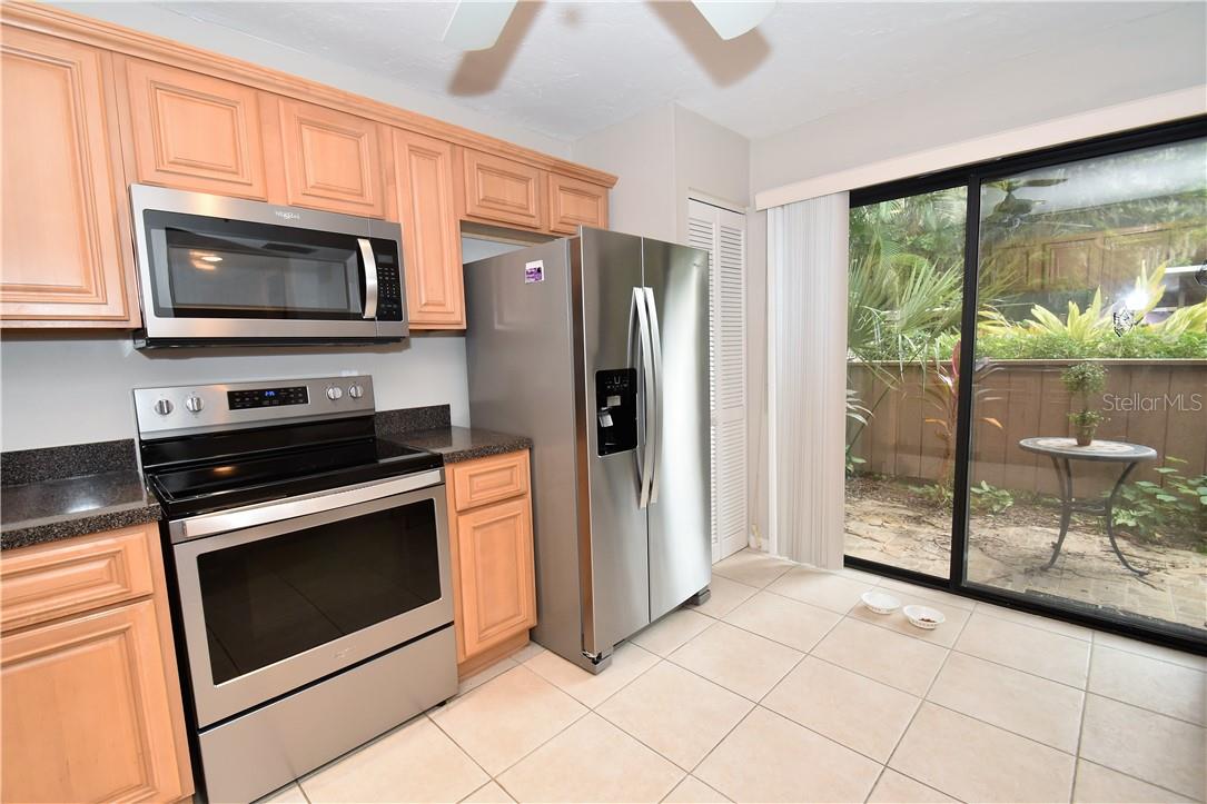 1667 Brookhouse Cir #br128 Property Photo 9