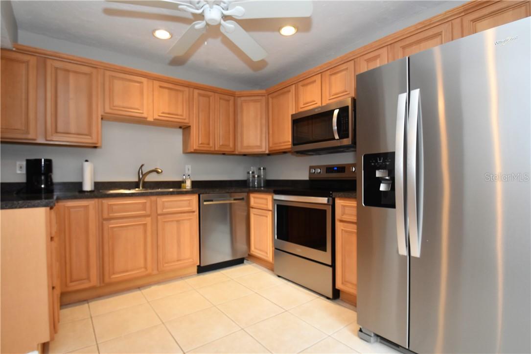 1667 Brookhouse Cir #br128 Property Photo 10