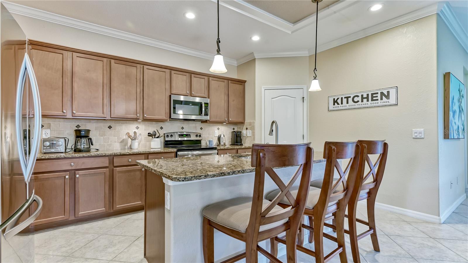6888 Willowshire Way Property Photo 16