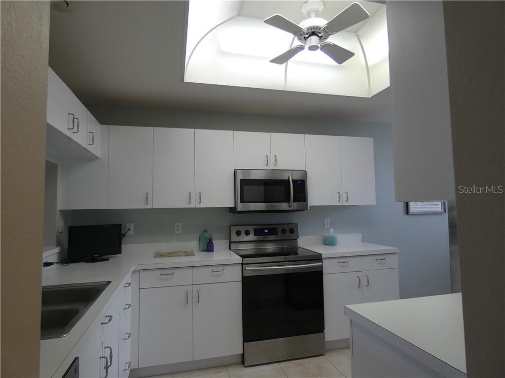 8735 Olde Hickory Ave #8101 Property Photo 2