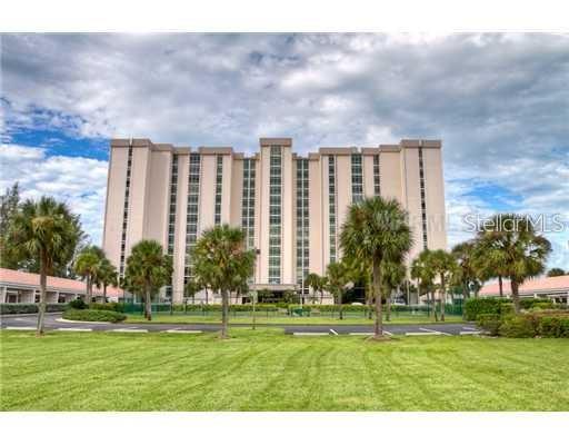 2425 GULF OF MEXICO DR #4E Property Photo 1