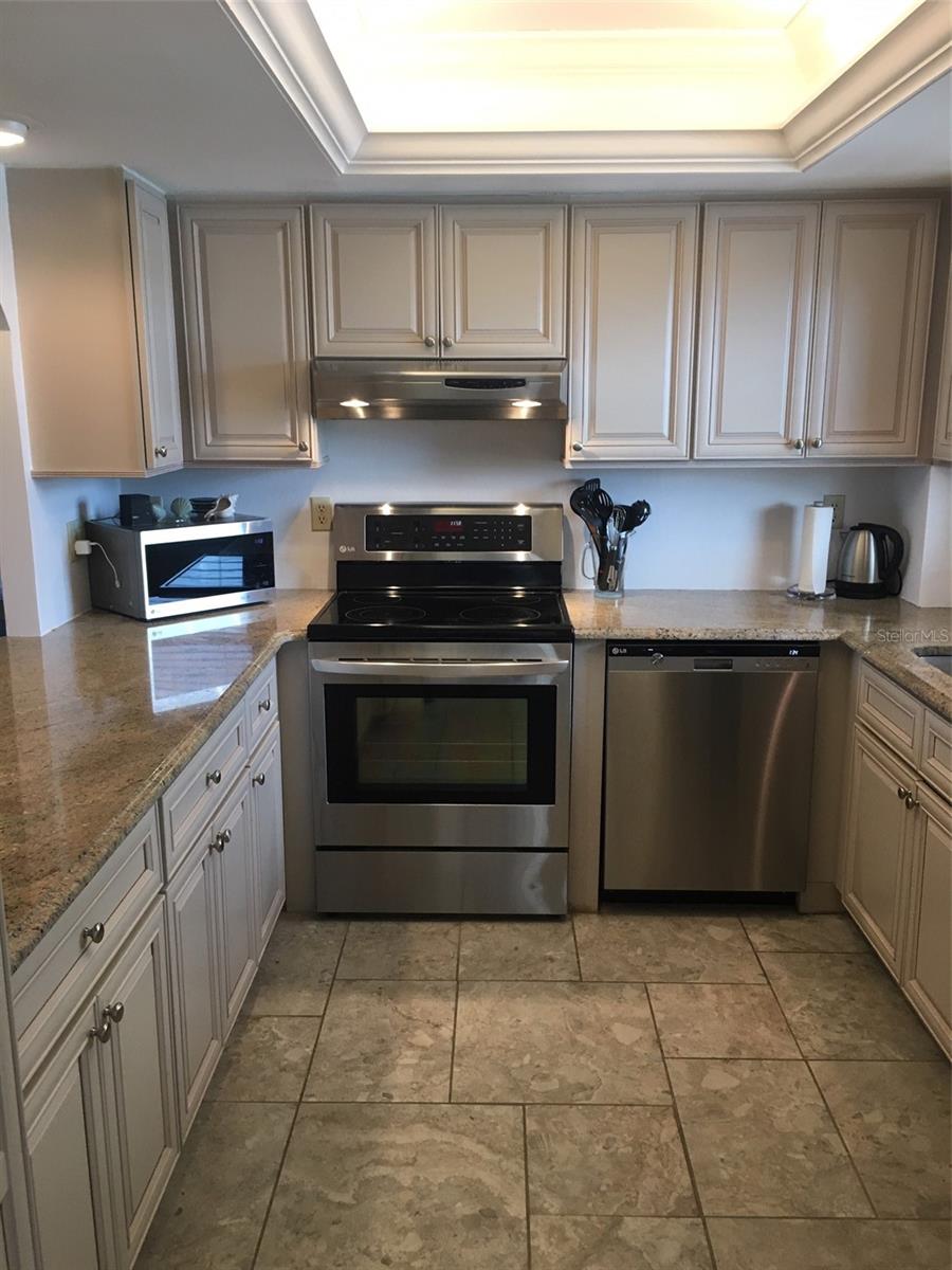 A4516111 Property Photo 2