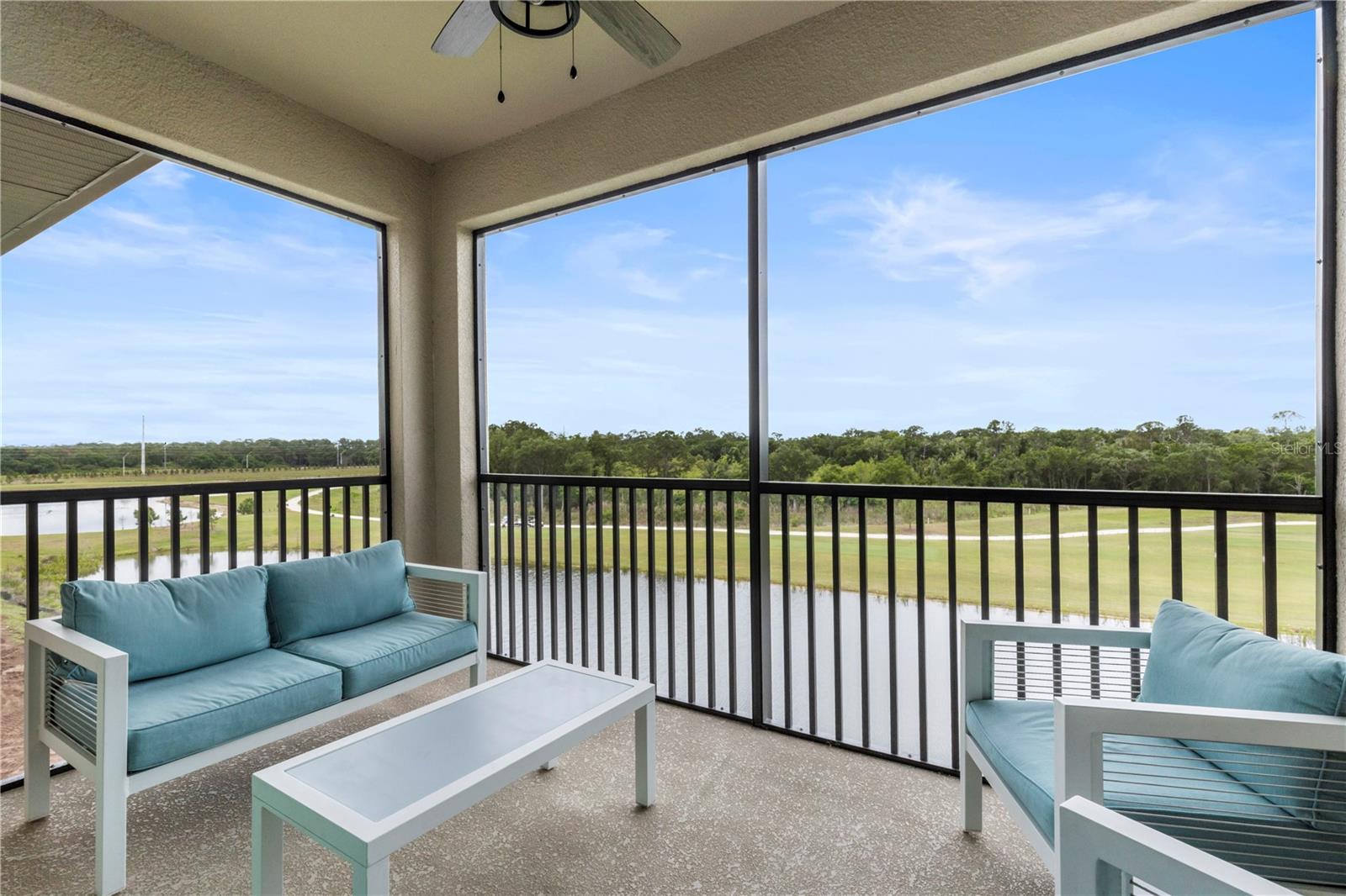 18008 Gawthrop Dr #402 Property Photo 2