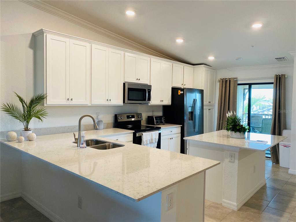 5664 Palmer Cir #202 Property Photo 11
