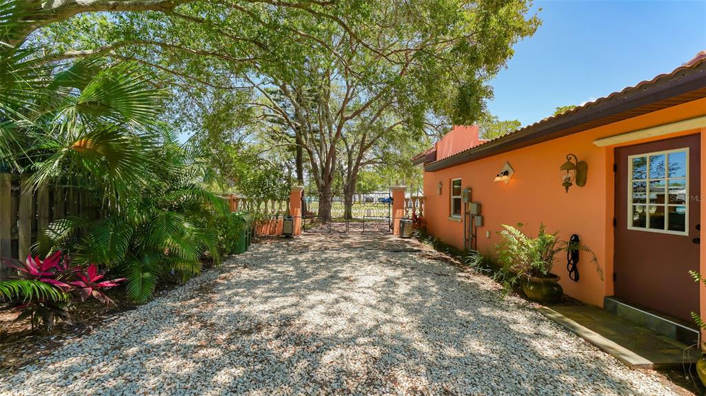 2520 Tami Sola St Property Photo 47