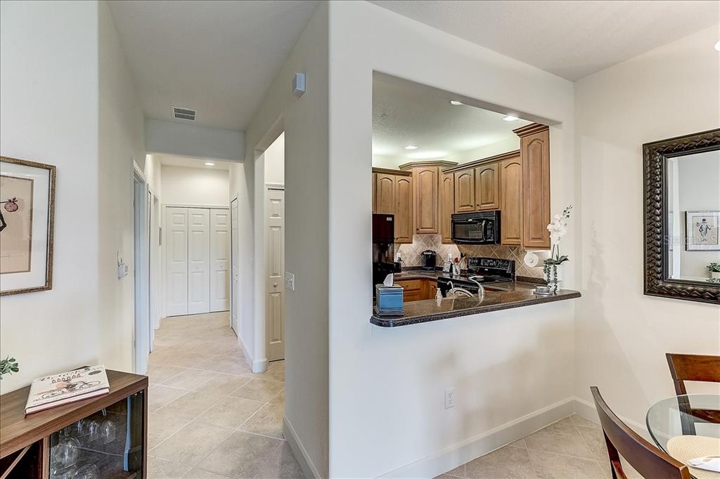 3652 Parkridge Circle #28-106 Property Photo 11