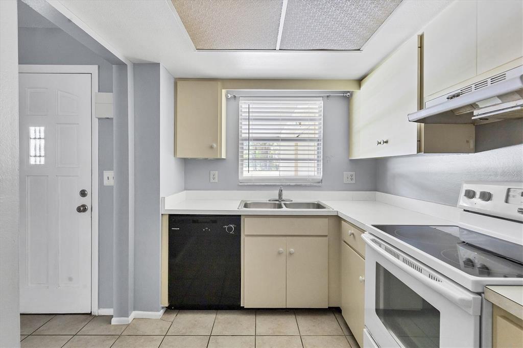 605 Orlando Avenue Property Photo 10