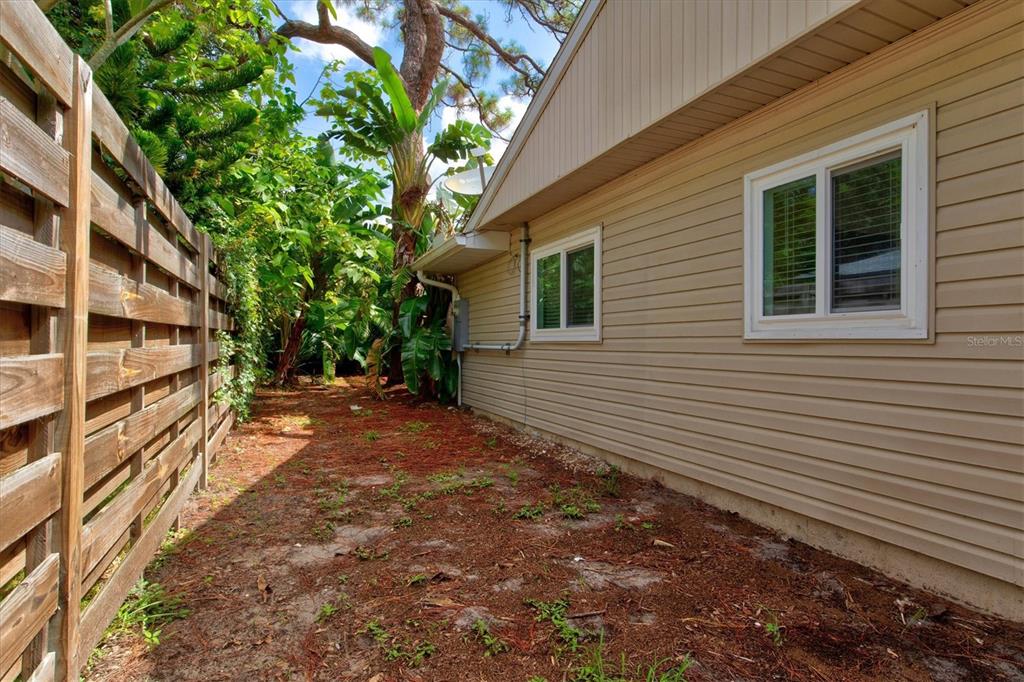 2729 Sydelle St Property Photo 46