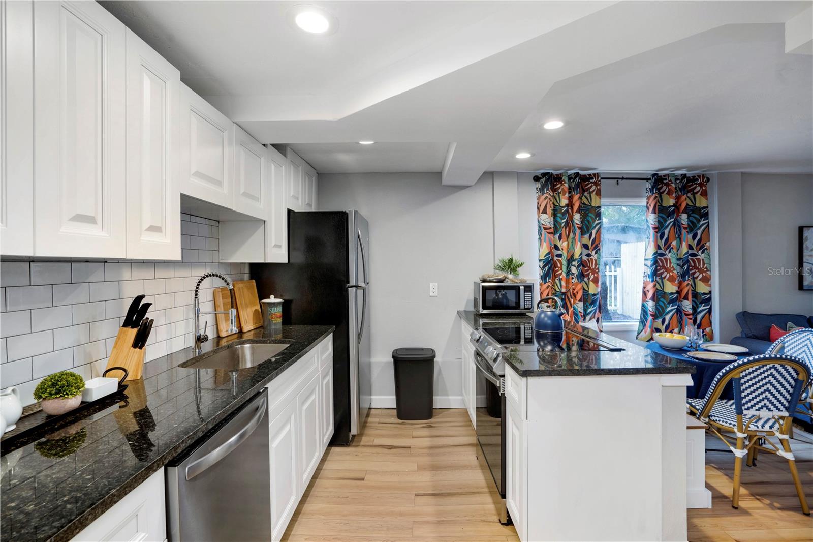4705 Hollingsworth Ave #lower Property Photo 2