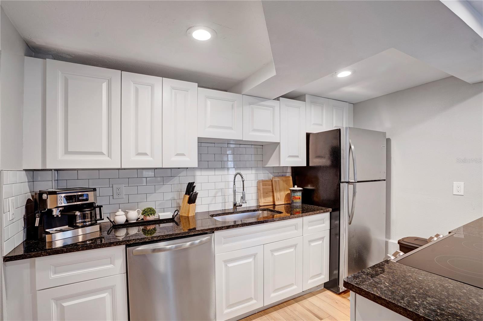4705 Hollingsworth Ave #lower Property Photo 3