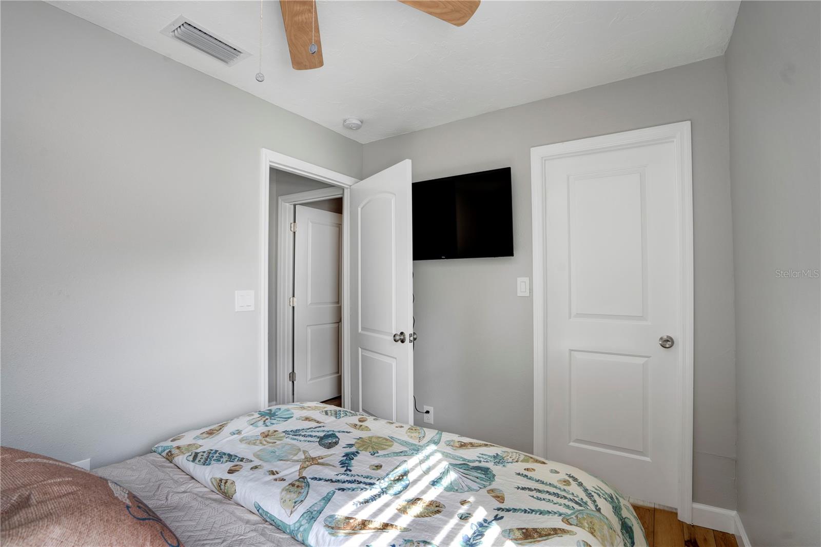 4705 Hollingsworth Ave Property Photo 27