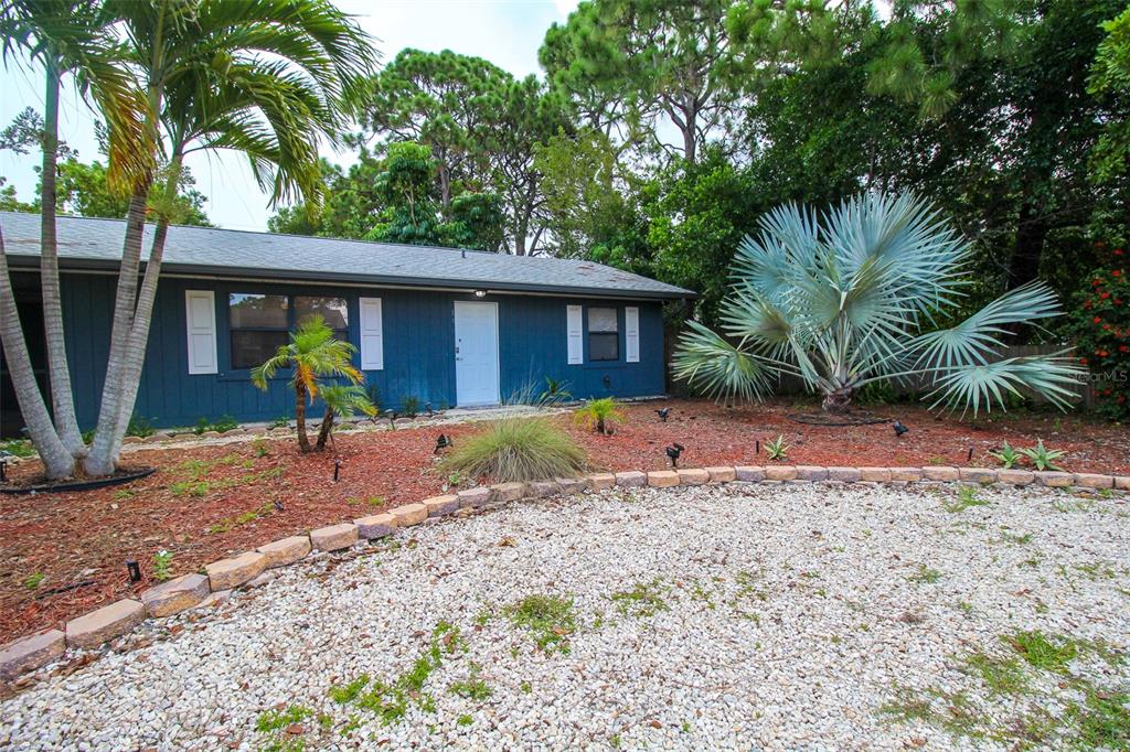 1116 Royal Rd Property Photo 2