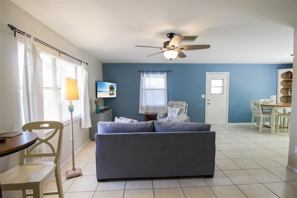 1116 Royal Rd Property Photo 6