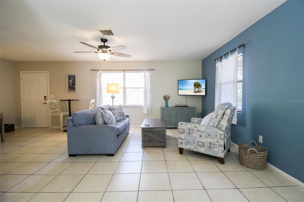 1116 Royal Rd Property Photo 8