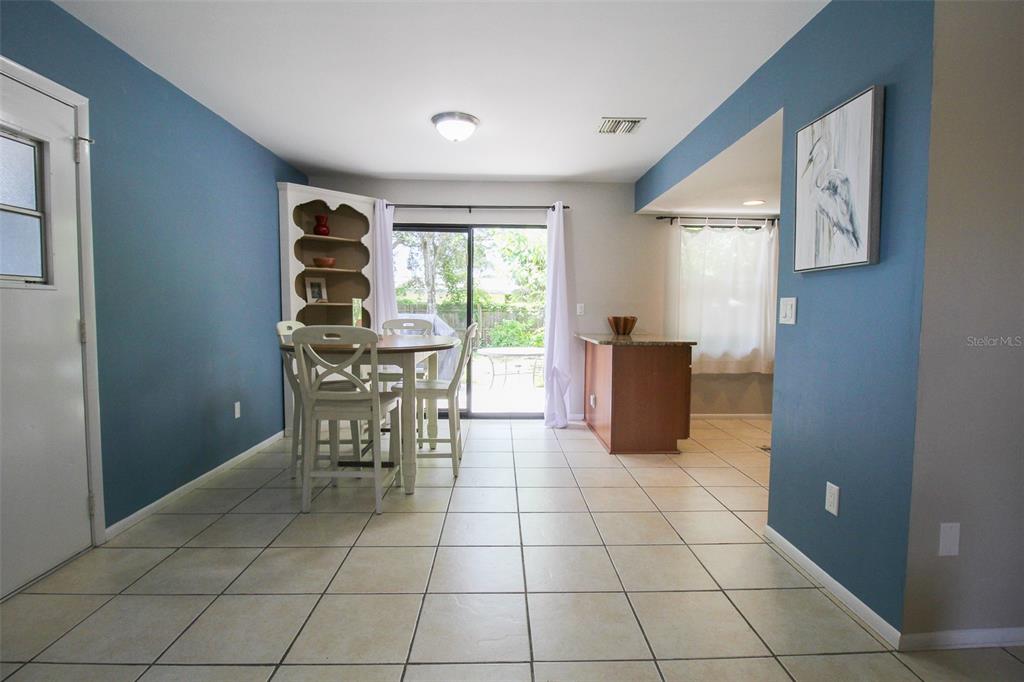 1116 Royal Rd Property Photo 11