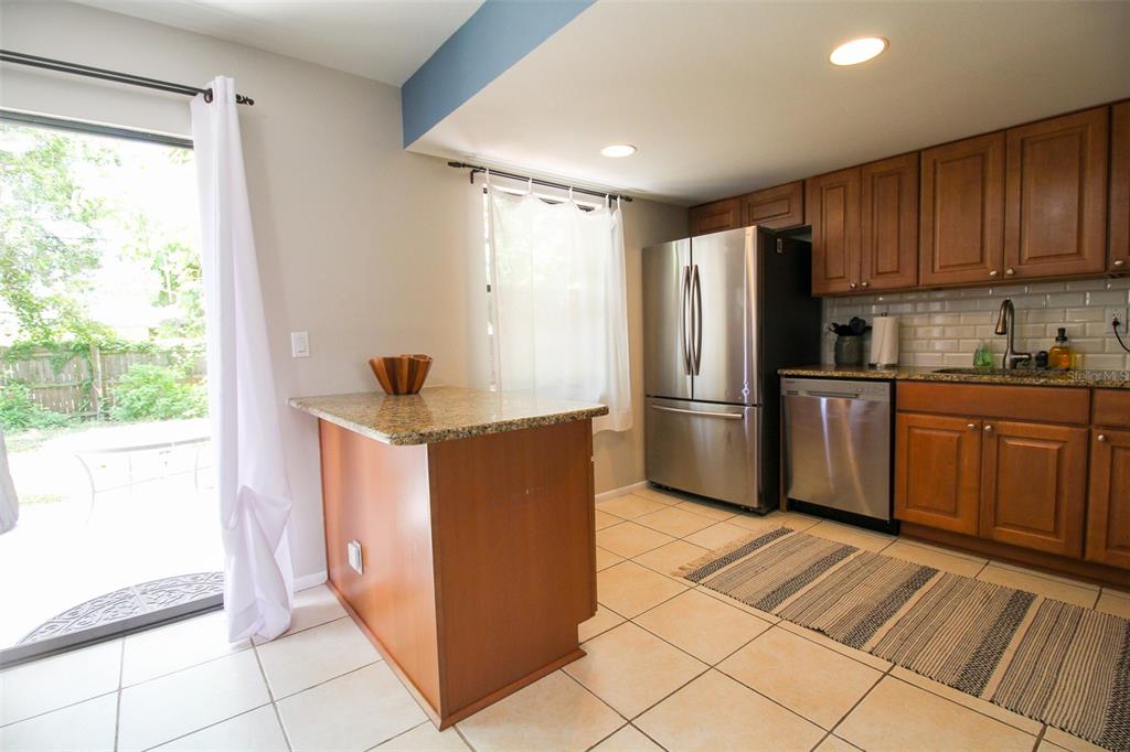 1116 Royal Rd Property Photo 14