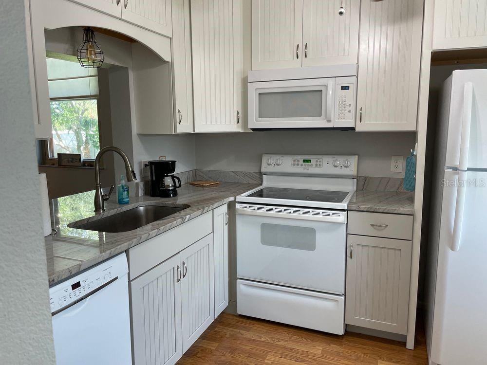 206 Lakewood Dr #206 Property Photo 2