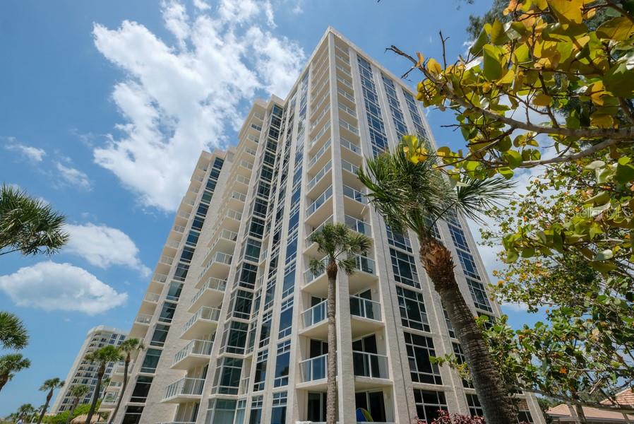 2425 Gulf Of Mexico Drive #7b Property Photo 4