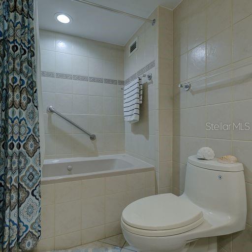 2425 Gulf Of Mexico Drive #7b Property Photo 27