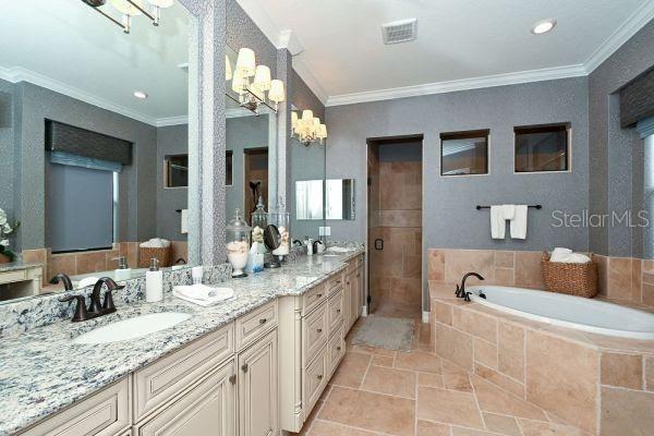 5507 Arnie Loop Property Photo 32