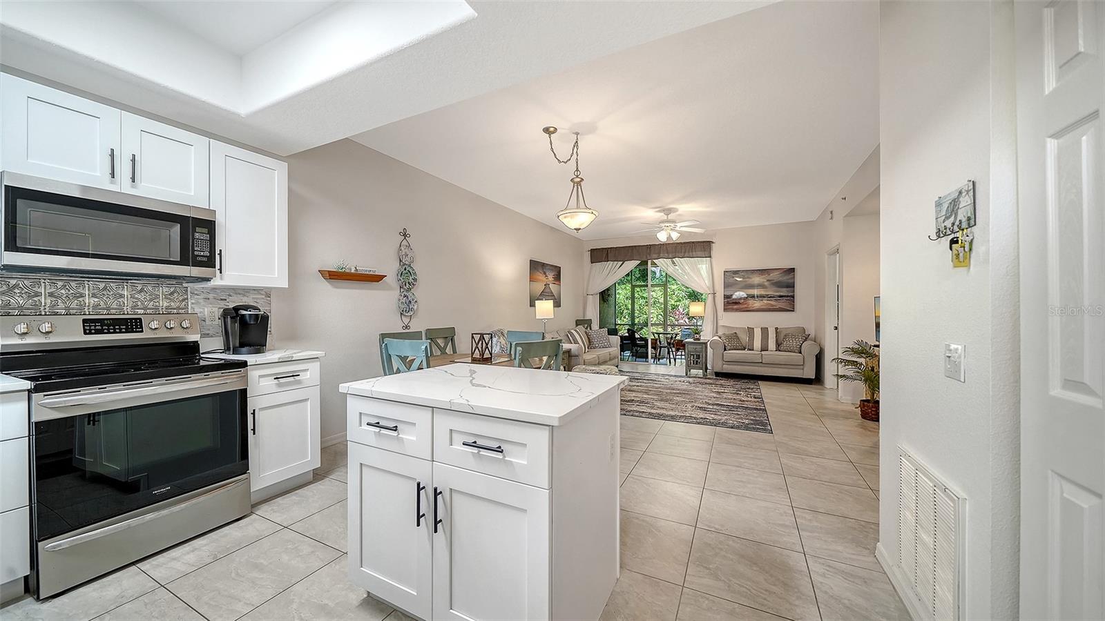 8375 Glenrose Way #211 Property Photo 3