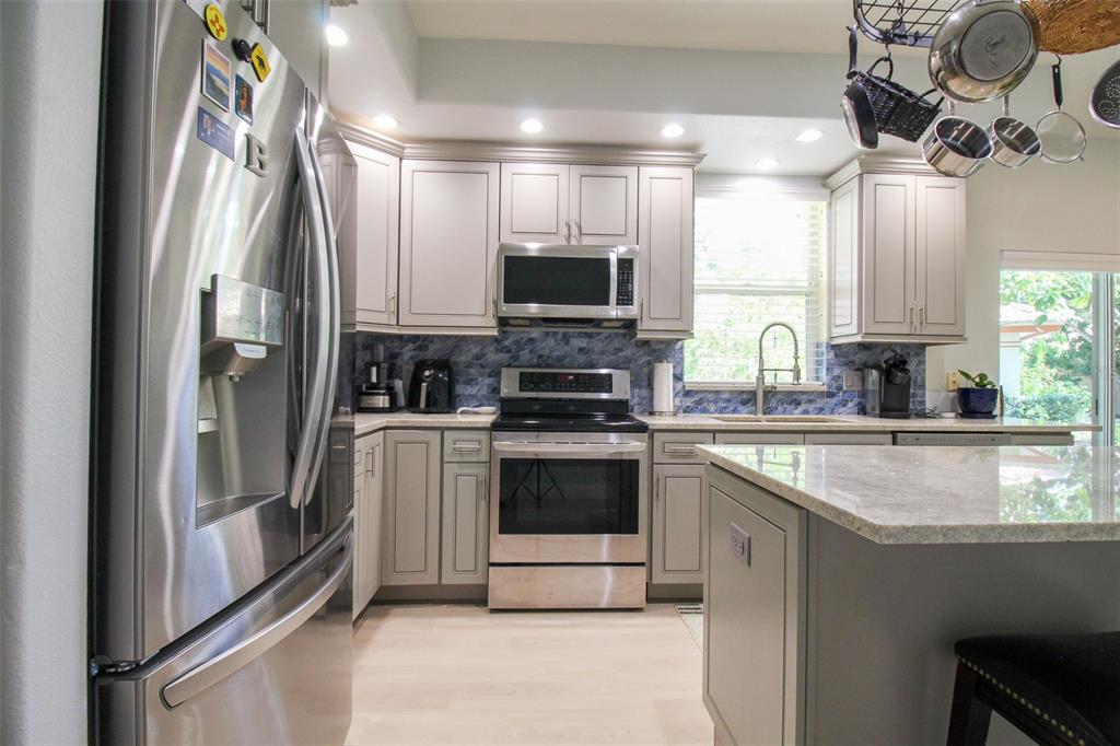 A4550645 Property Photo 22