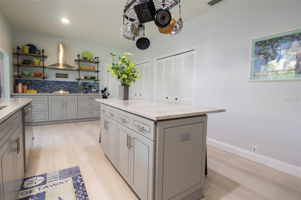 A4550645 Property Photo 24