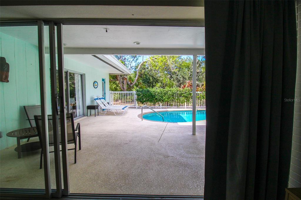 3223 Rowena St Property Photo 2