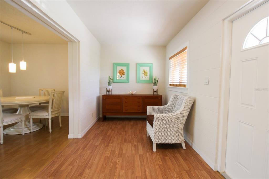 3223 Rowena St Property Photo 6