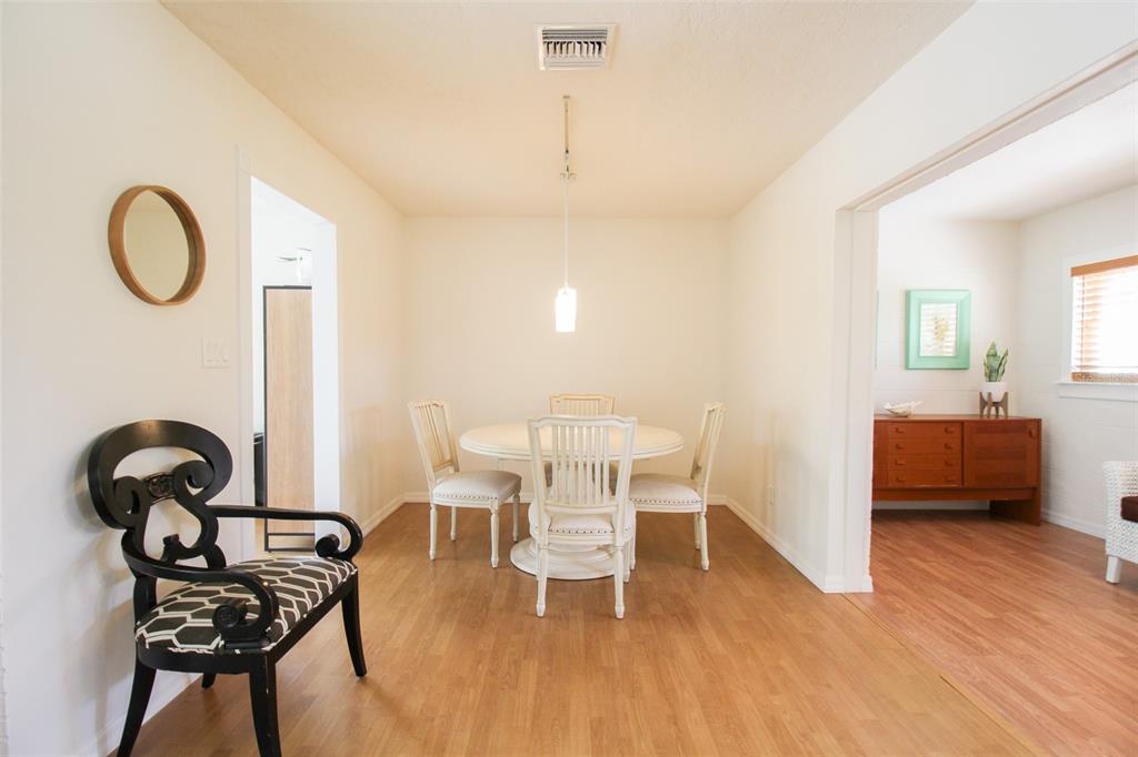 3223 Rowena St Property Photo 13