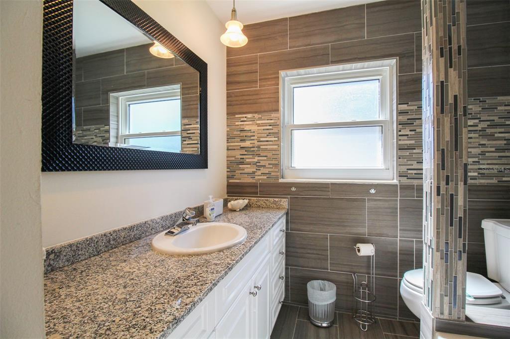 3223 Rowena St Property Photo 25