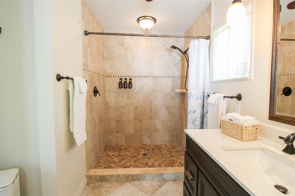 3223 Rowena St Property Photo 40
