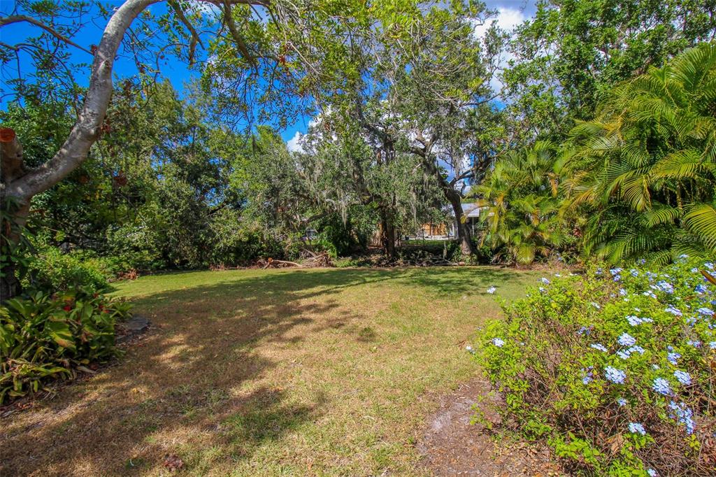 3223 Rowena St Property Photo 47