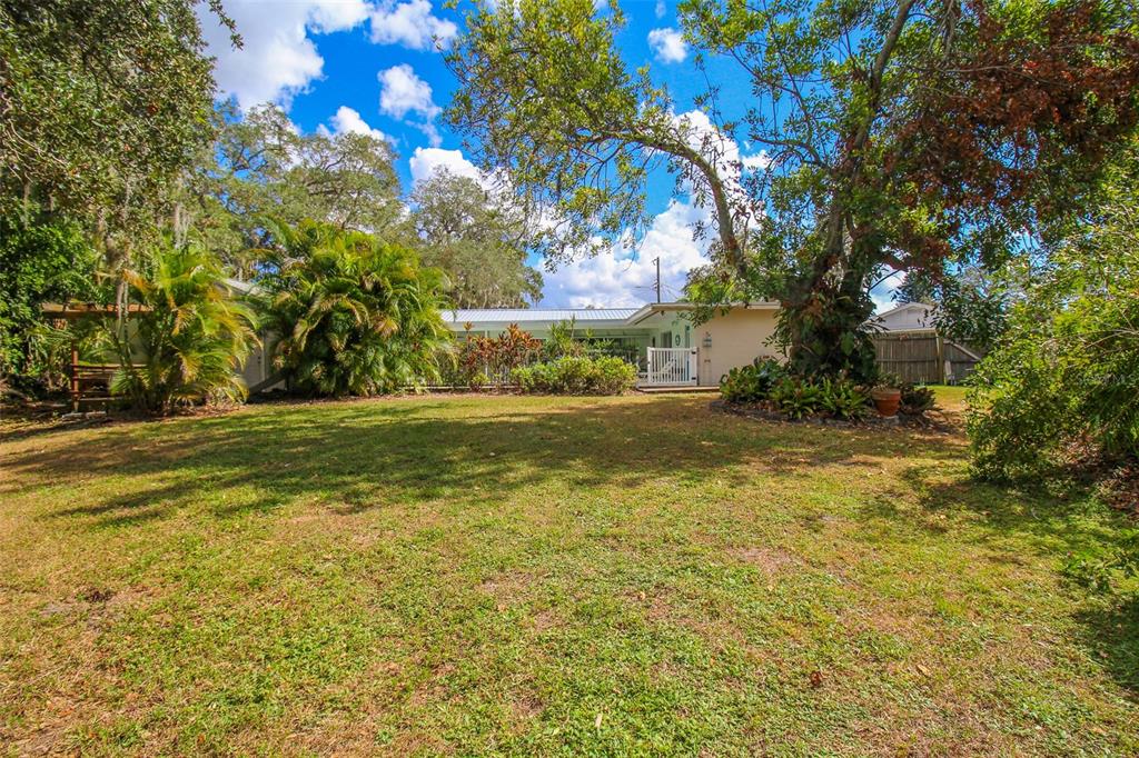 3223 Rowena St Property Photo 49