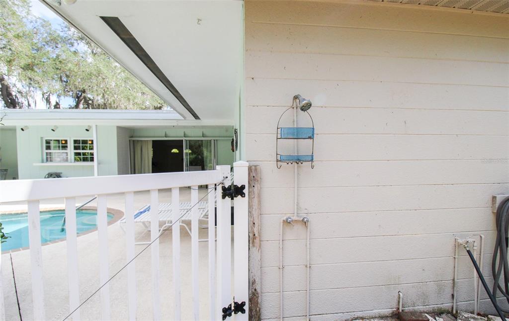 3223 Rowena St Property Photo 51