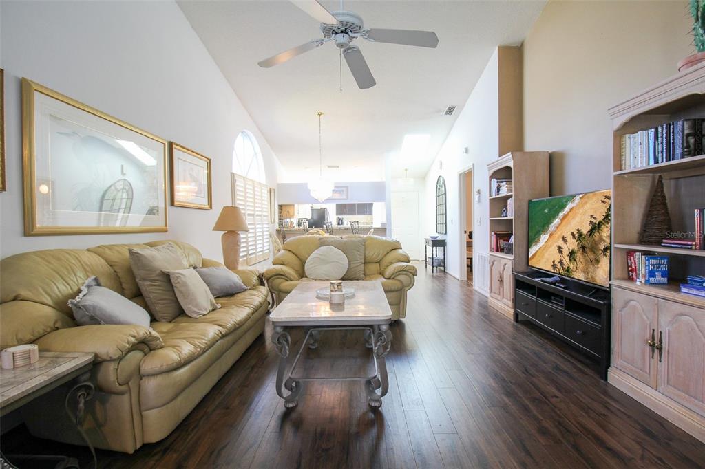 502 Sanderling Cir Property Photo 3