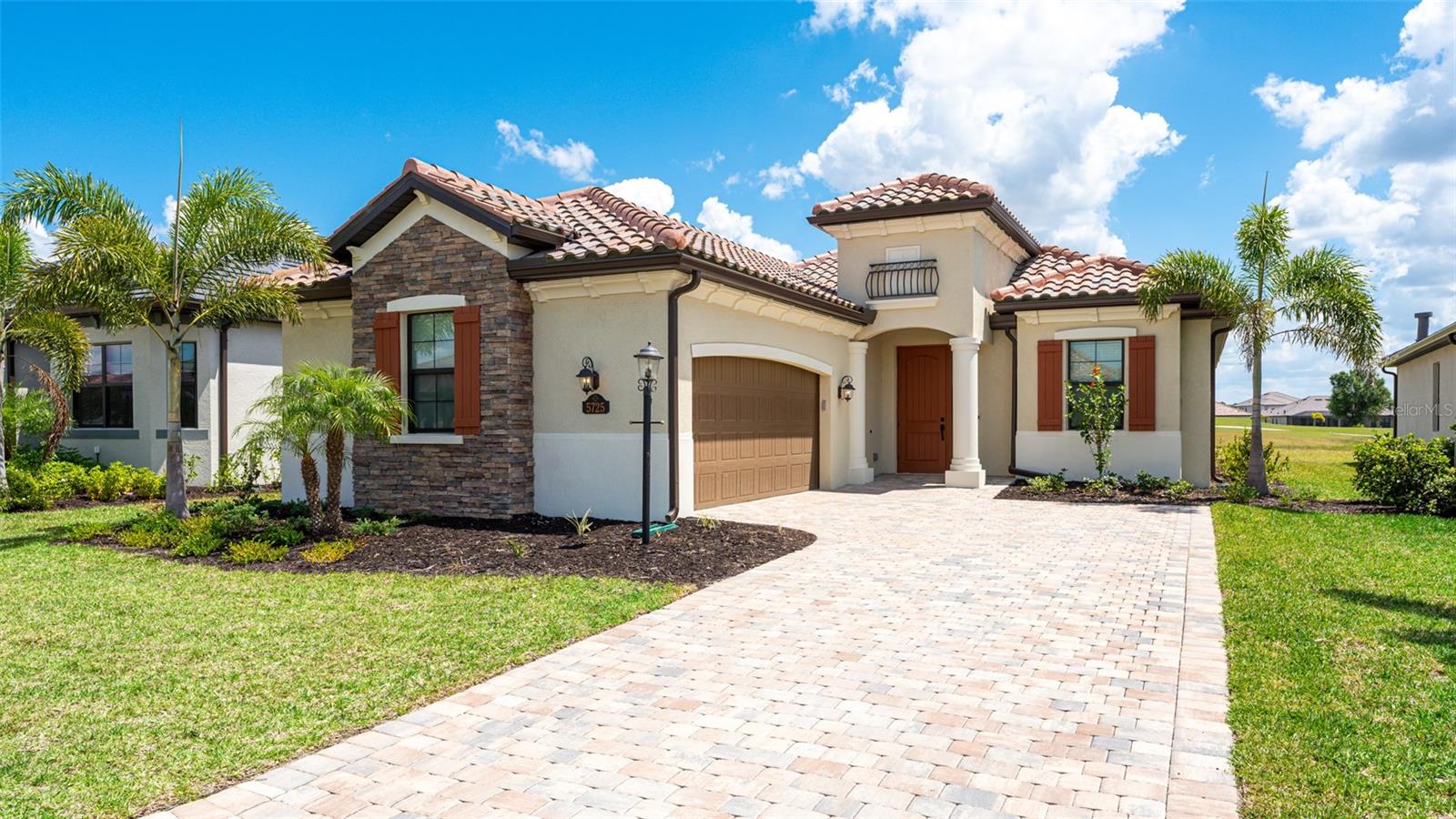 5725 Cheech Gln Property Photo 1