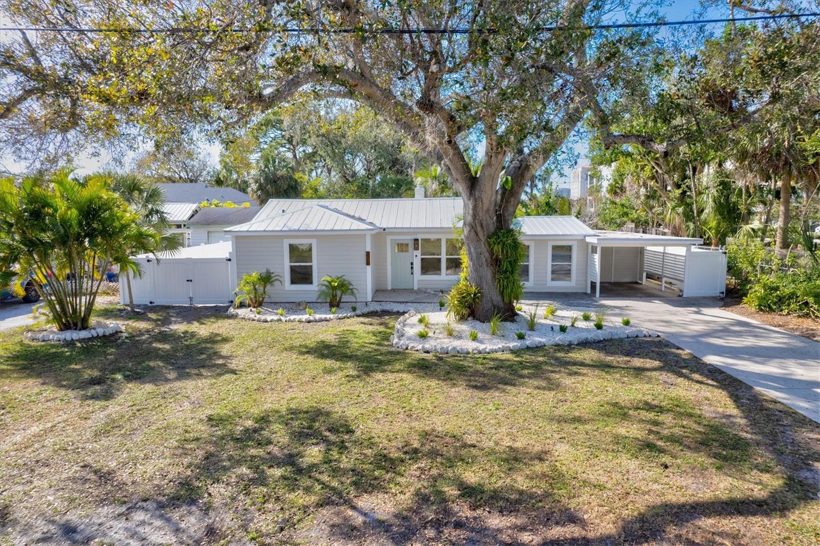 326 S Lime Ave Property Photo 45
