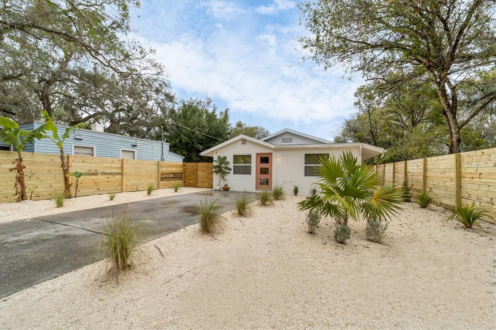 2441 Novus St Property Photo 4