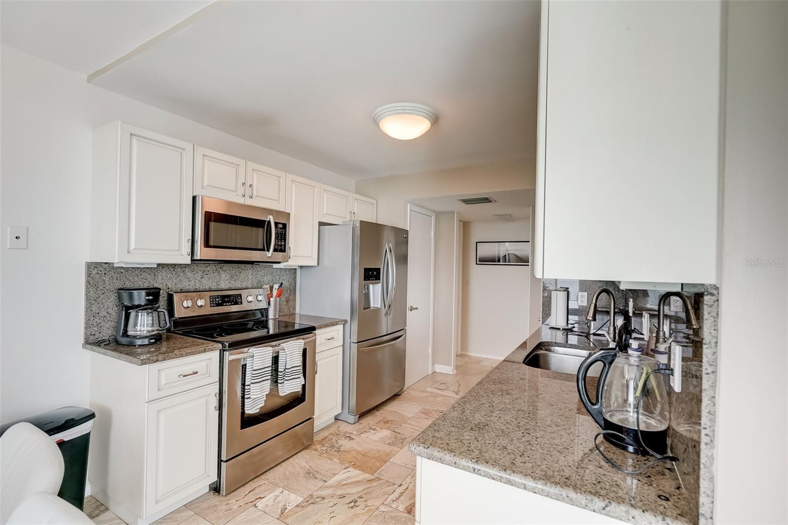 2425 Gulf Of Mexico Dr #14b Property Photo 8